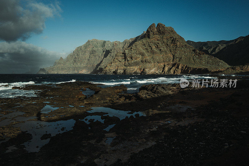 Punta de Hidalgo海岸在加那利群岛的特内里费岛